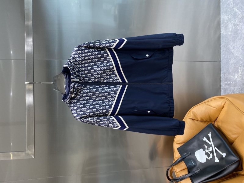 chr1st1an D10r outwear